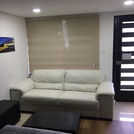 Apta Estudio Bien Ubicado Bogota Buitenkant foto